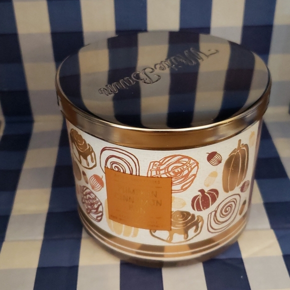Bath & Body Works Pumpkin Cinnamon Bun Candle